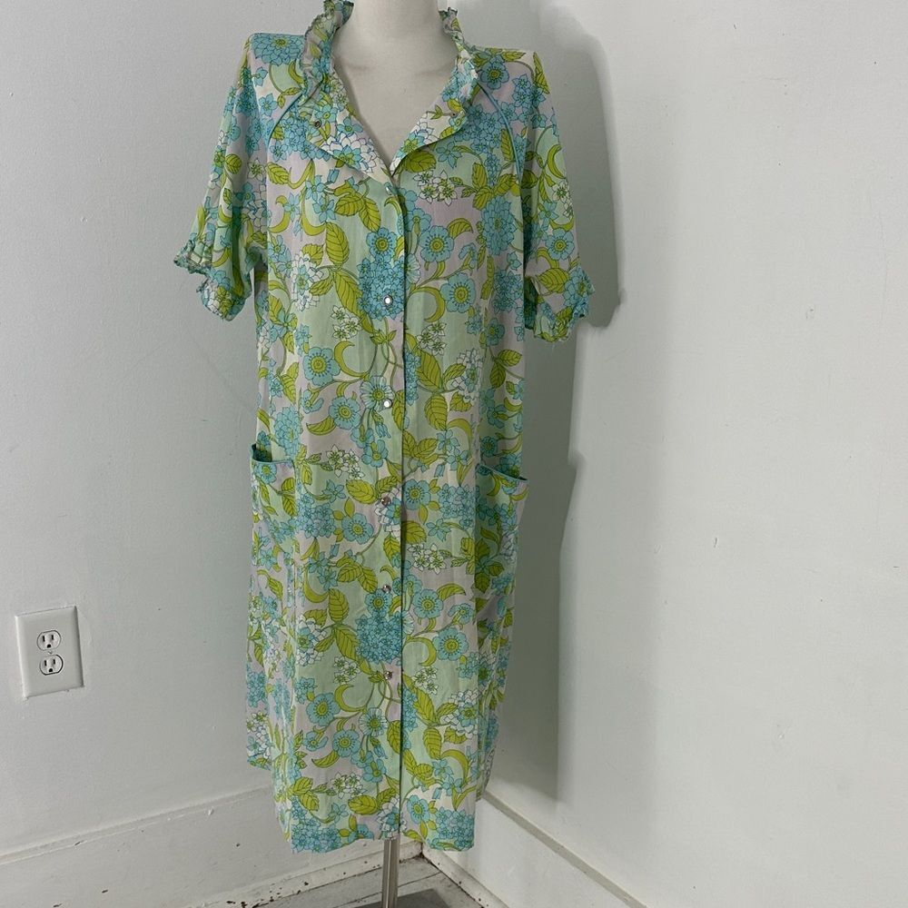 Vintage 60s Mod Flower Power Groovy Pearl Snap House Dress